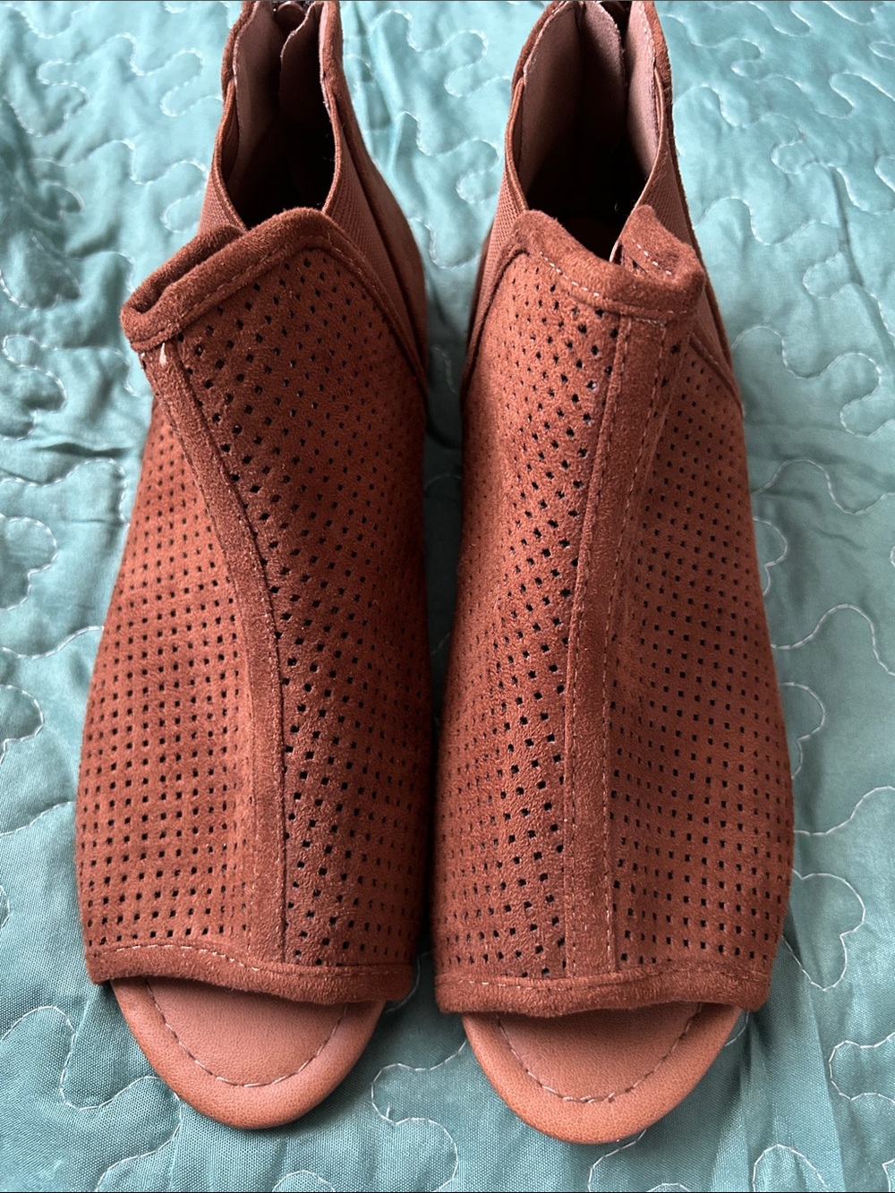 New UNR8ED Women's Open-Toe Perforated Suede Booties - Rust Size 9